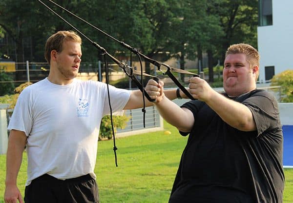 Torsten Prix beim Training mit Sling-Trainer